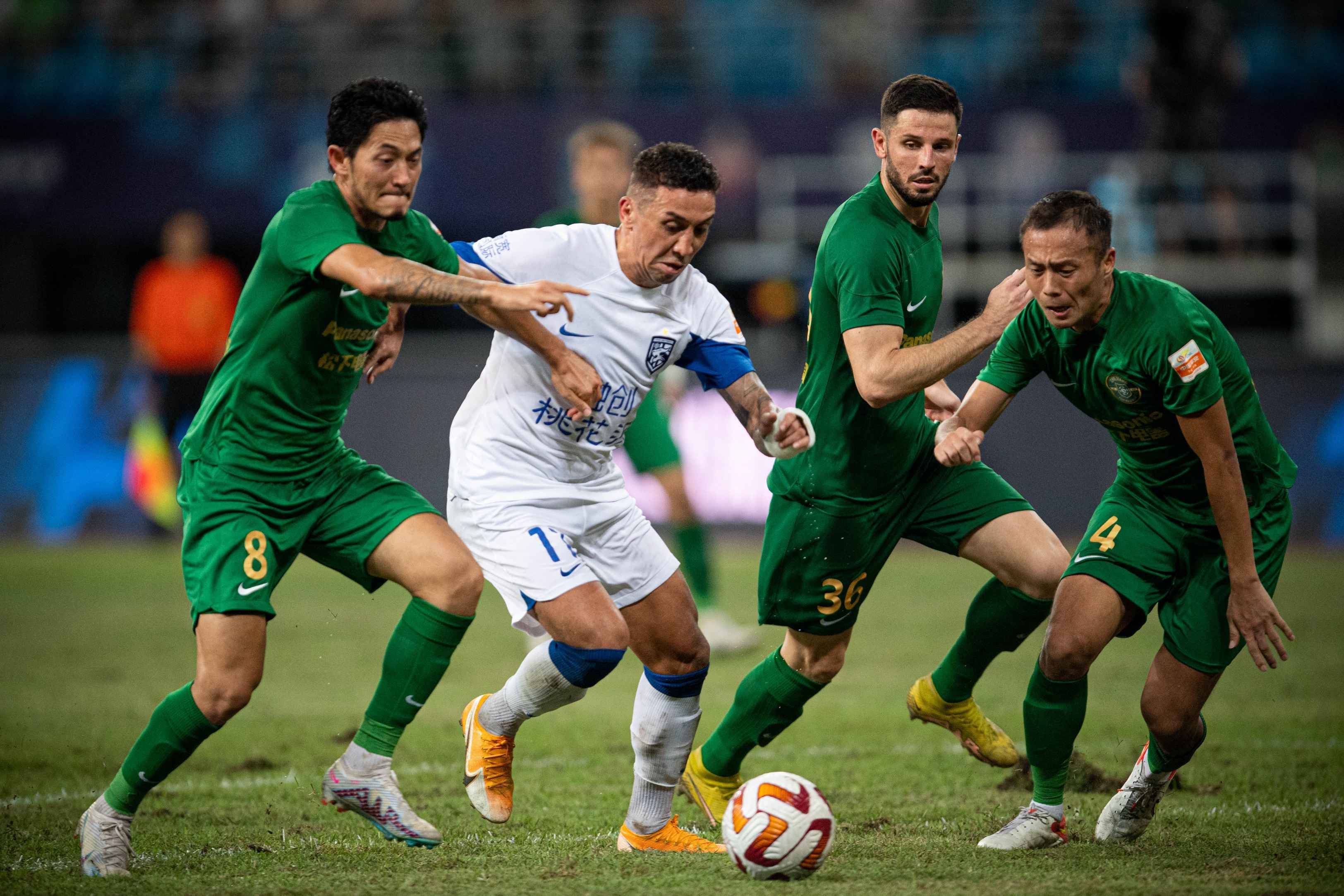 包含华盛顿奇才训练开放日，加时末段调整名单引欢呼，亚冠在即，球队文化再被提及的词条